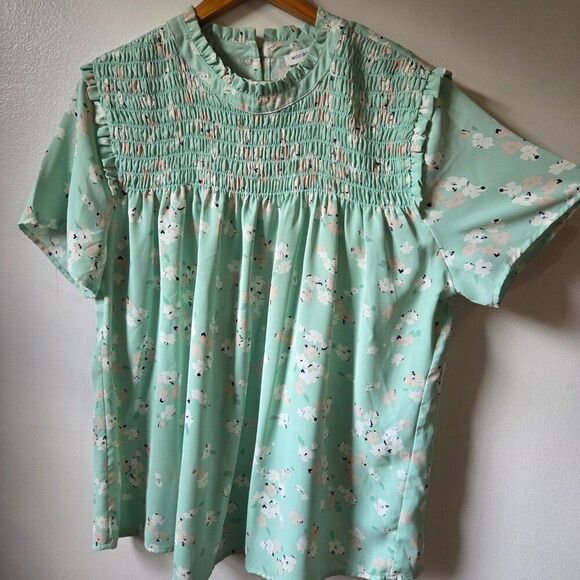 NWOT MOD BOUTIQUE FLORAL SMOCKED SHIRRED TOP SIZE LARGE - Picture 3 of 16